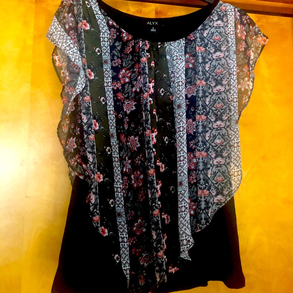 Summer top - Picture 2 of 4